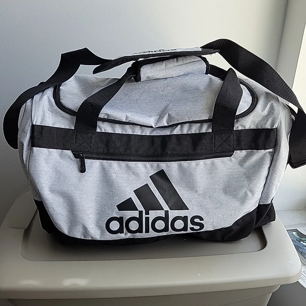 Adidas Defender Duffle Gym Bag Gray Black Shoulder Strap Medium, Great Condition